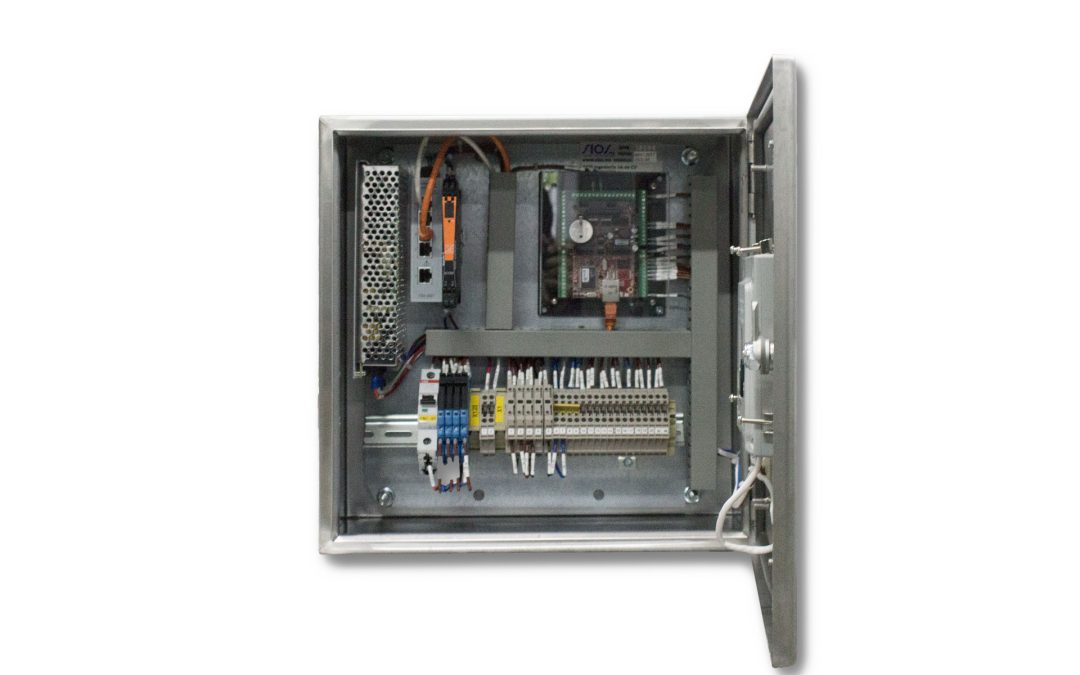 Manufacturing panels for cryogenic tanks